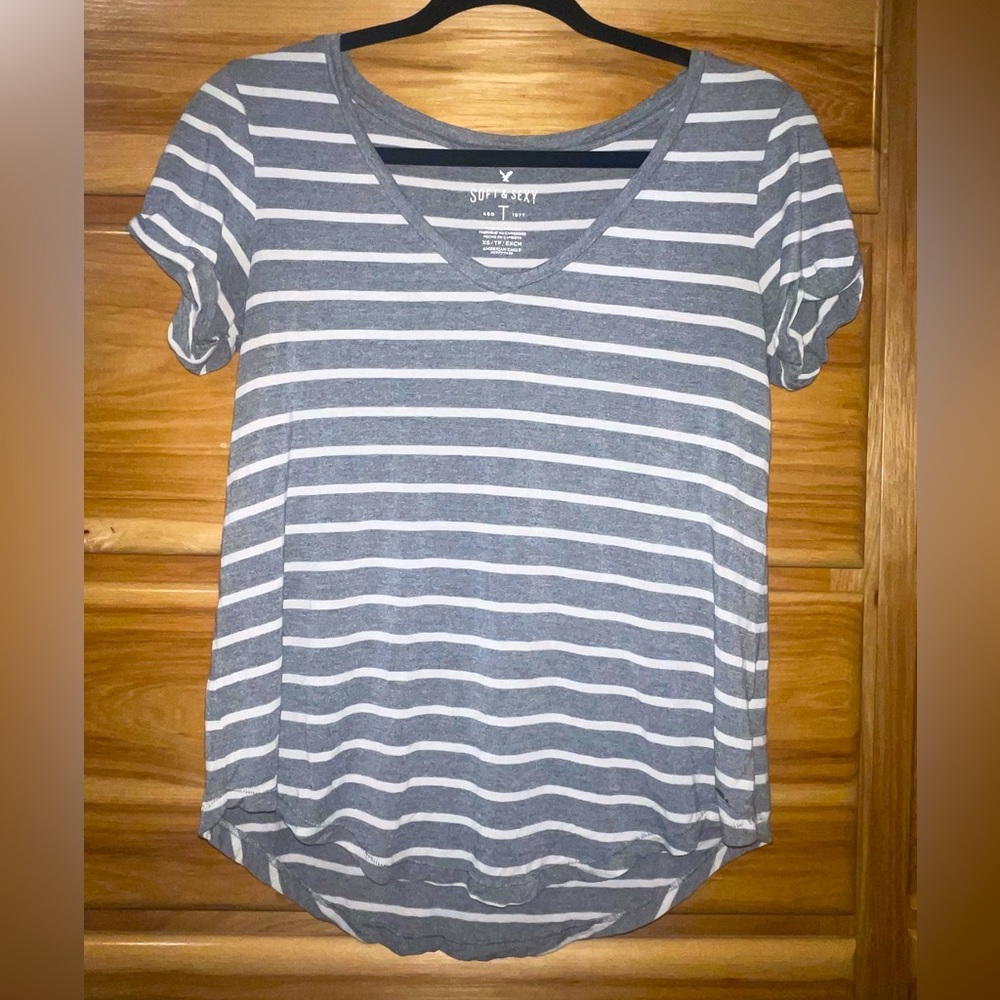 Soft & Sexy swoop neck tee by American Eagle Outfitters XSmall